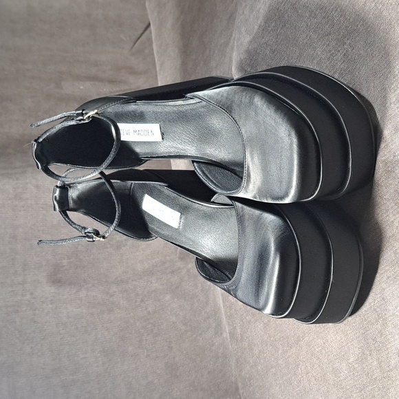Steve Madden Shoes - Steve Madden Europe Charlize Sandal Black Satin Platforms VG US